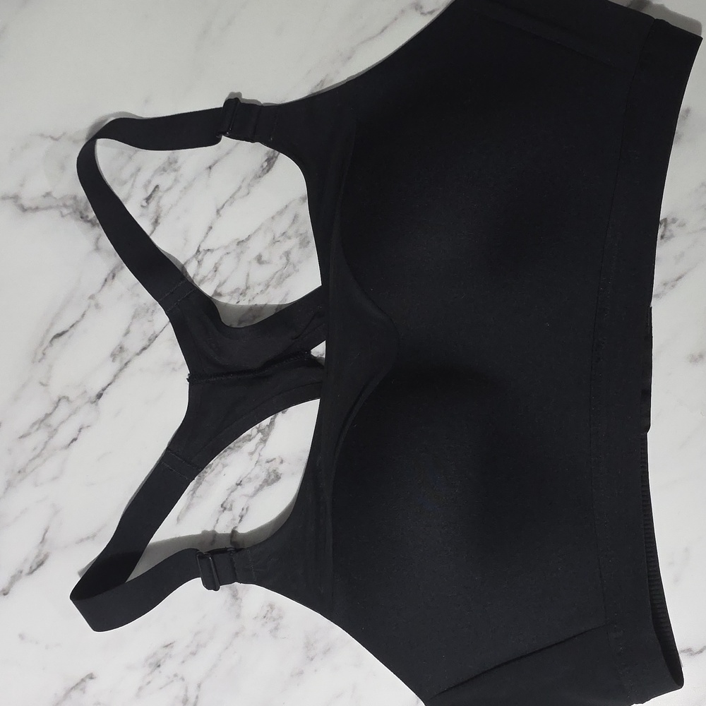 Victoria's Secret On Point Black Racerback Sports Bra